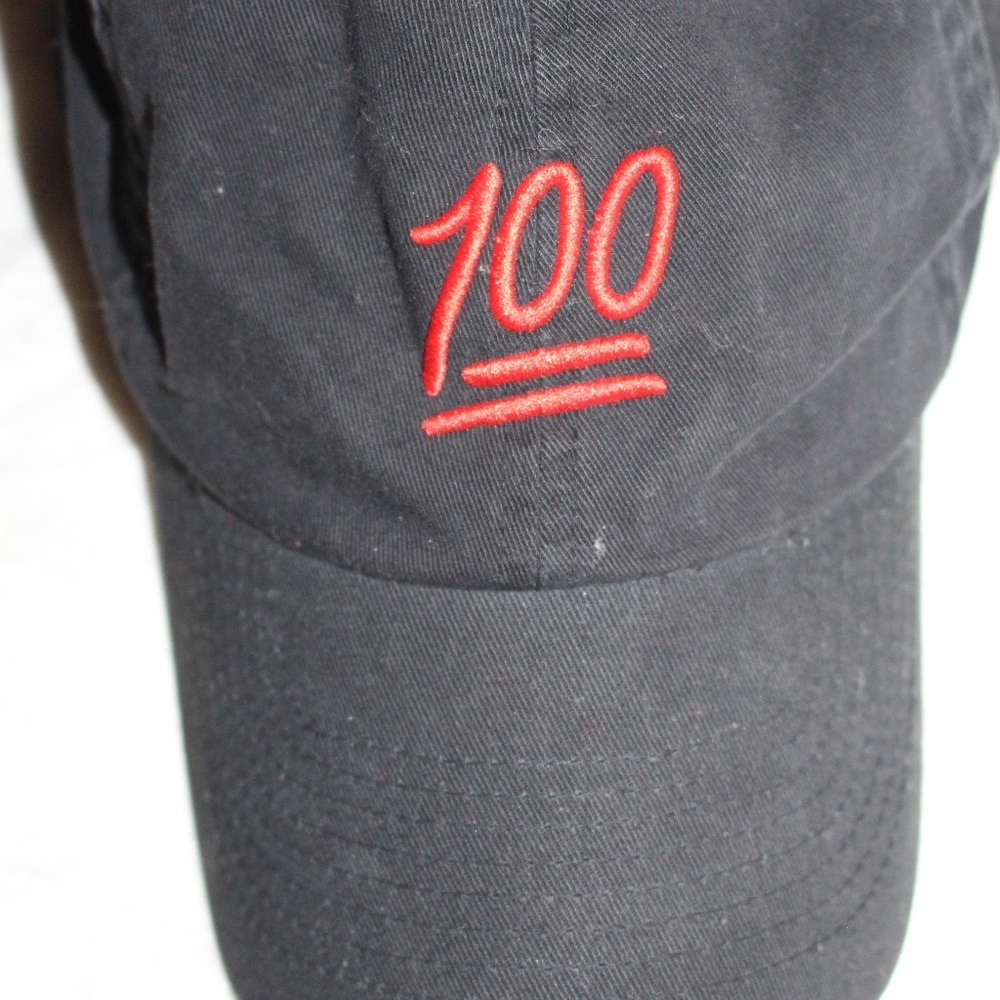 💯 Adjustable Dad Hat